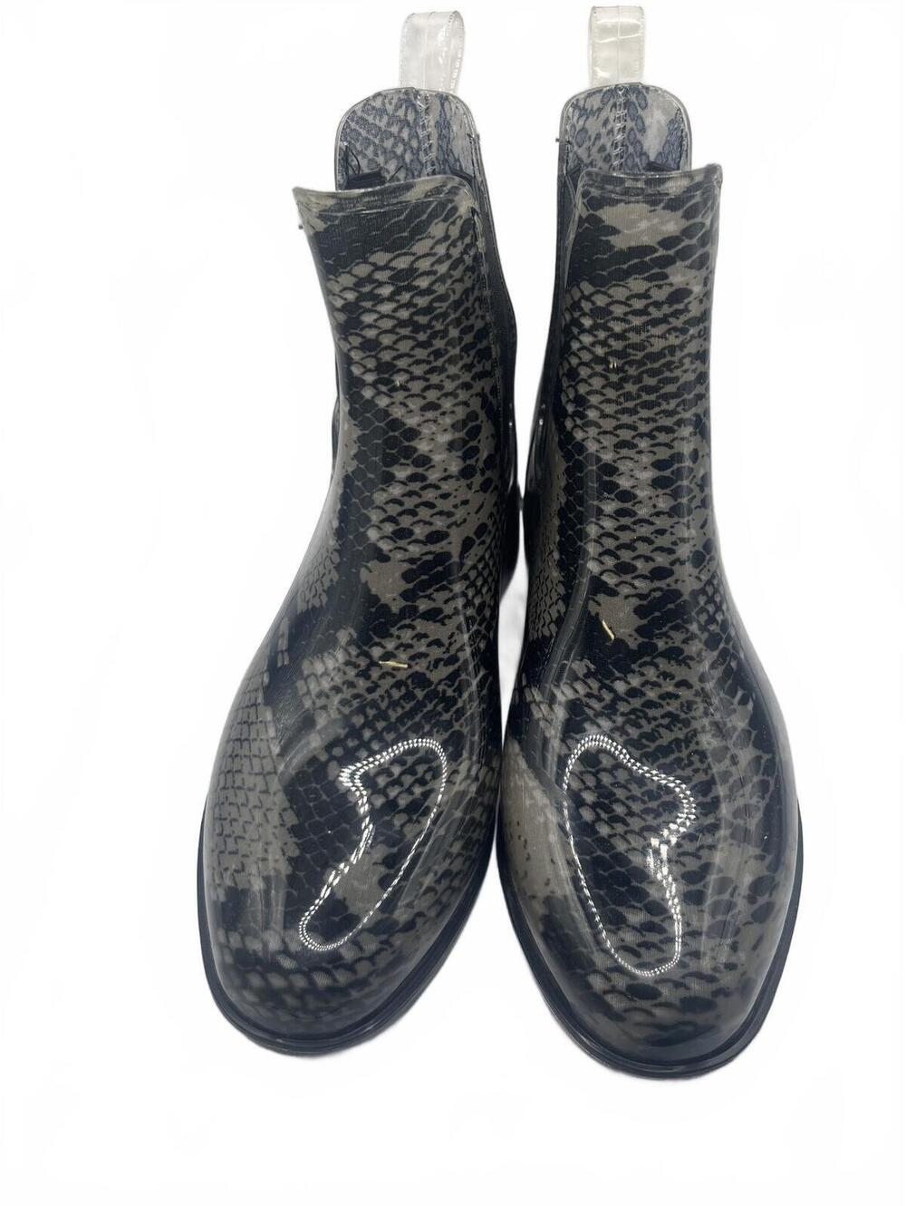 Snake Print Boots Size 5 Woman's Rain Chelsea by Target, Shiny with elastic side